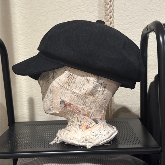Black Cabby Hat - Picture 5 of 6